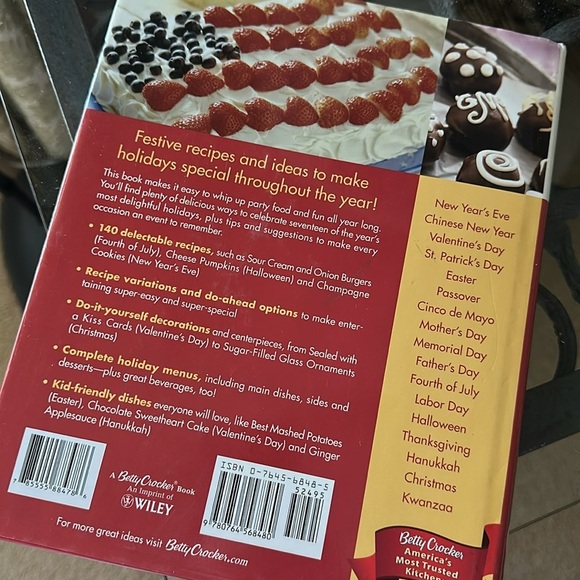 Betty Crocker Celebrate Cookbook - Picture 2 of 3
